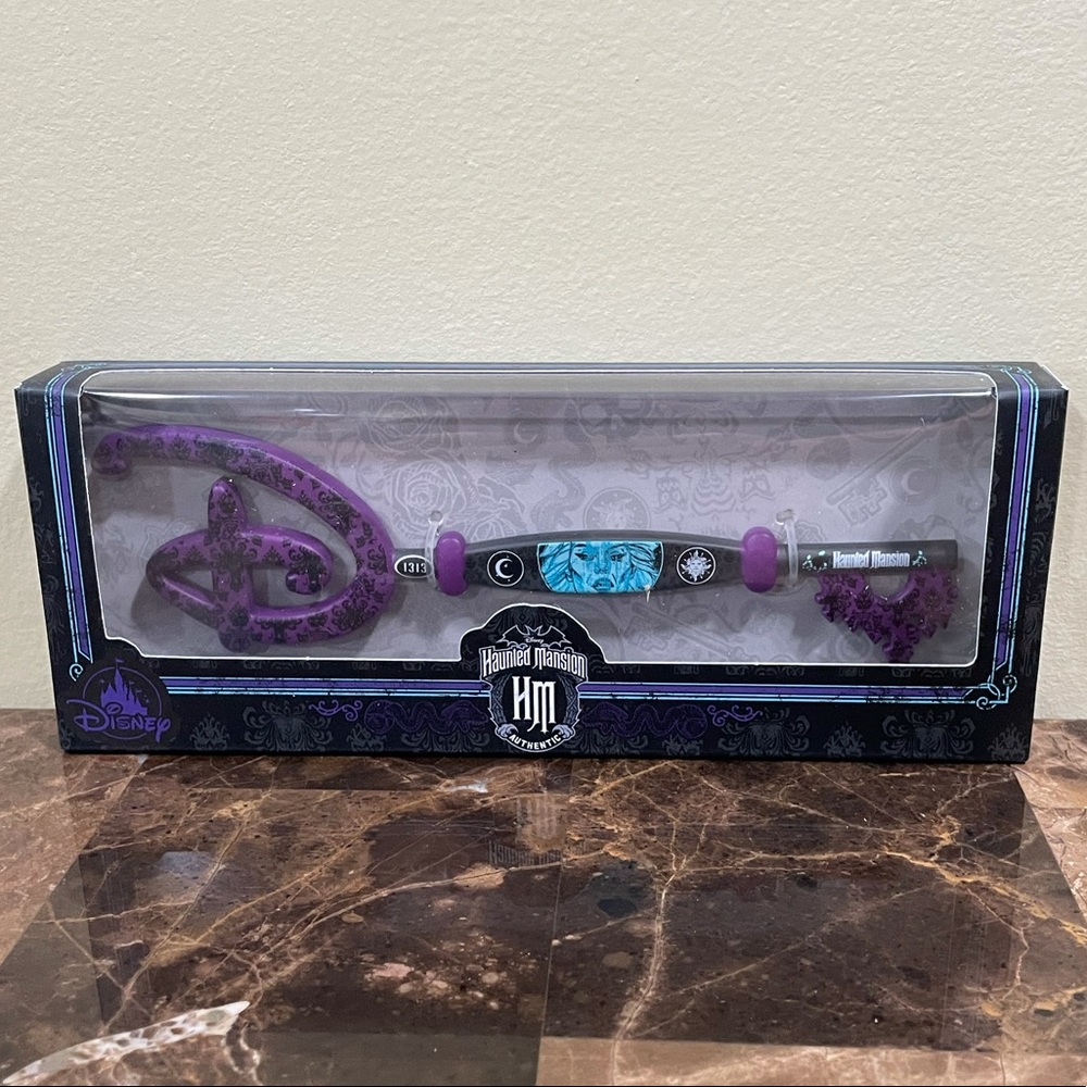 Disney Store Haunted Mansion D COLLECTIBLE KEY Madame Leota Wallpaper Castle
